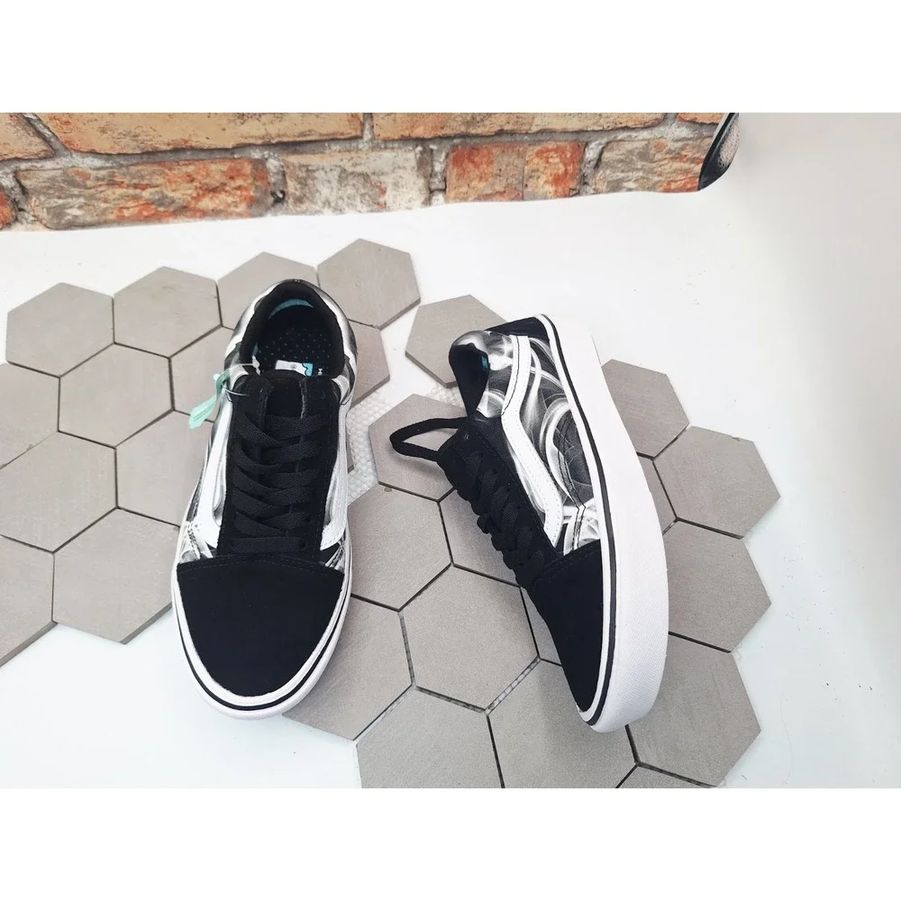 Women Sz 7 Vans Old School Comfy Cush Black White Swirl Sneakers VN0A5DYCBZW Knu - Picture 7 of 9